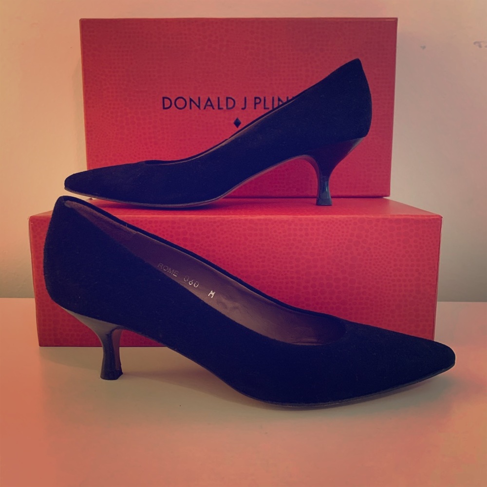 Suede Short Heels 👠🥿